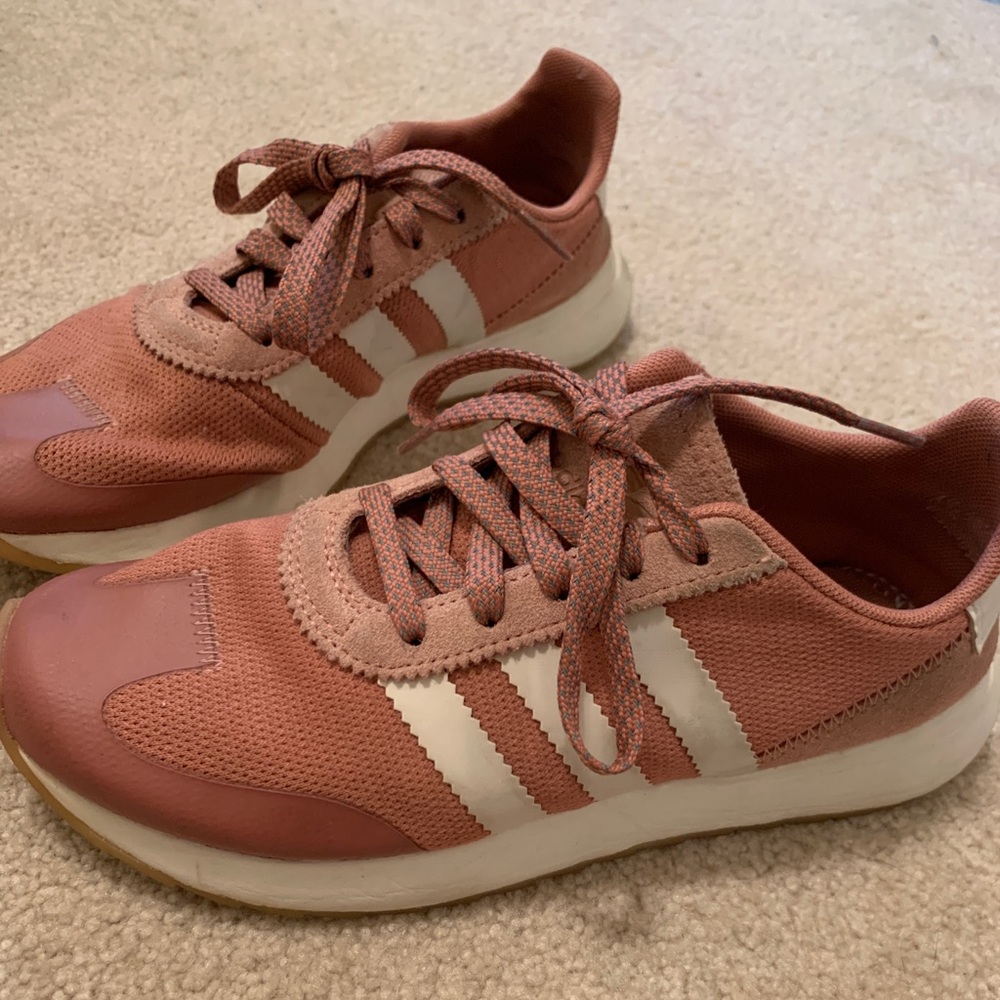 Adidas Sneakers
